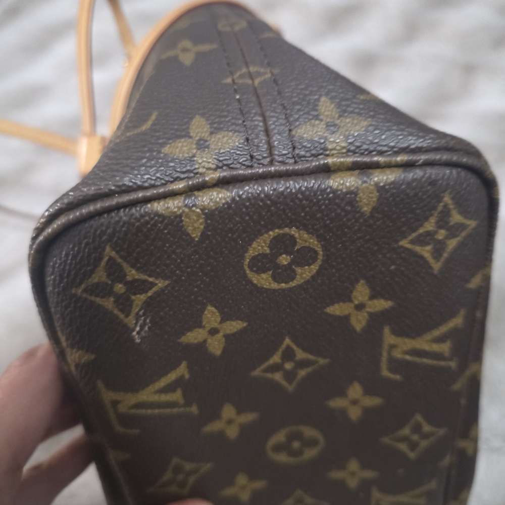 Louis Vuitton Monogram Neverfull PM Pre Owned. 100% Authentic Good Condition - Picture 7 of 16